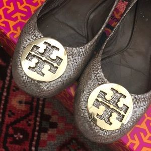 Tory Burch distressed leather reva flat 8.5